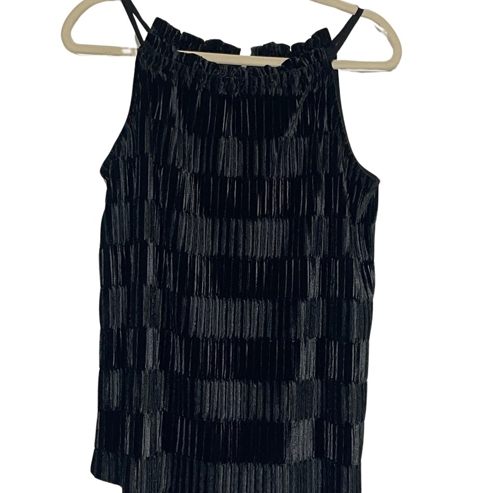 Maurice Black Tank, size M, Dress it up, or Dress it down, Great all around.